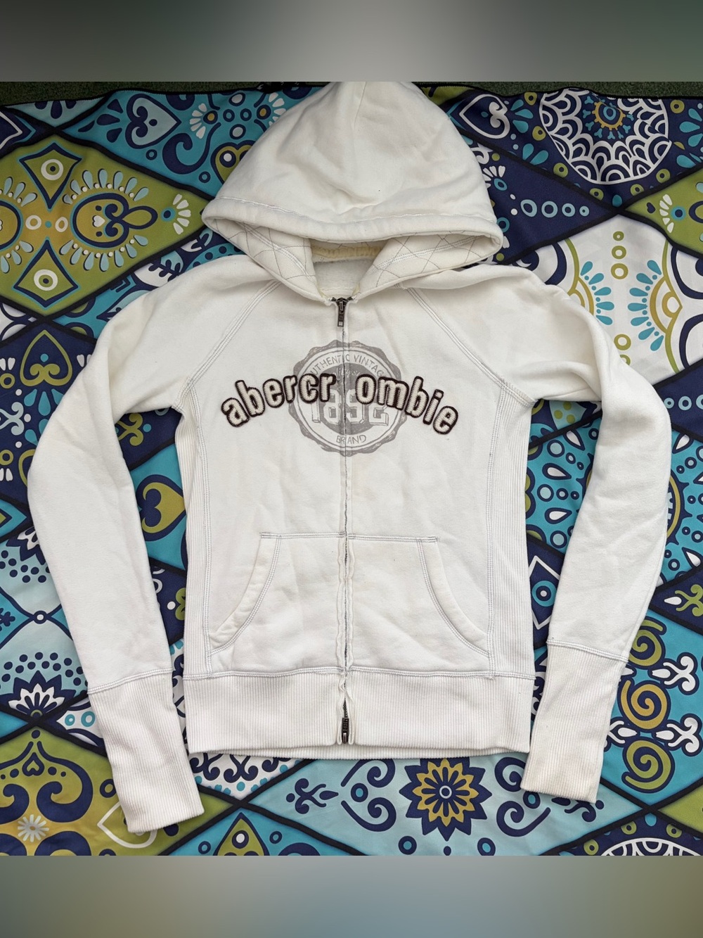 Abercrombie Y2K Vintage Cream Zip-Up Hoodie with Logo